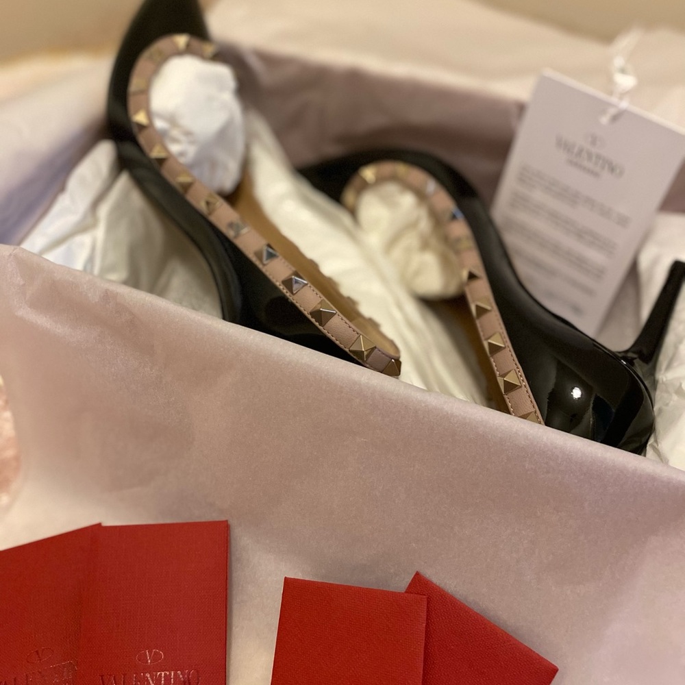 Valentino Rockstud 100 Patent Pump